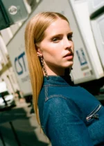Faceted crystal hoop earrings - Image 2